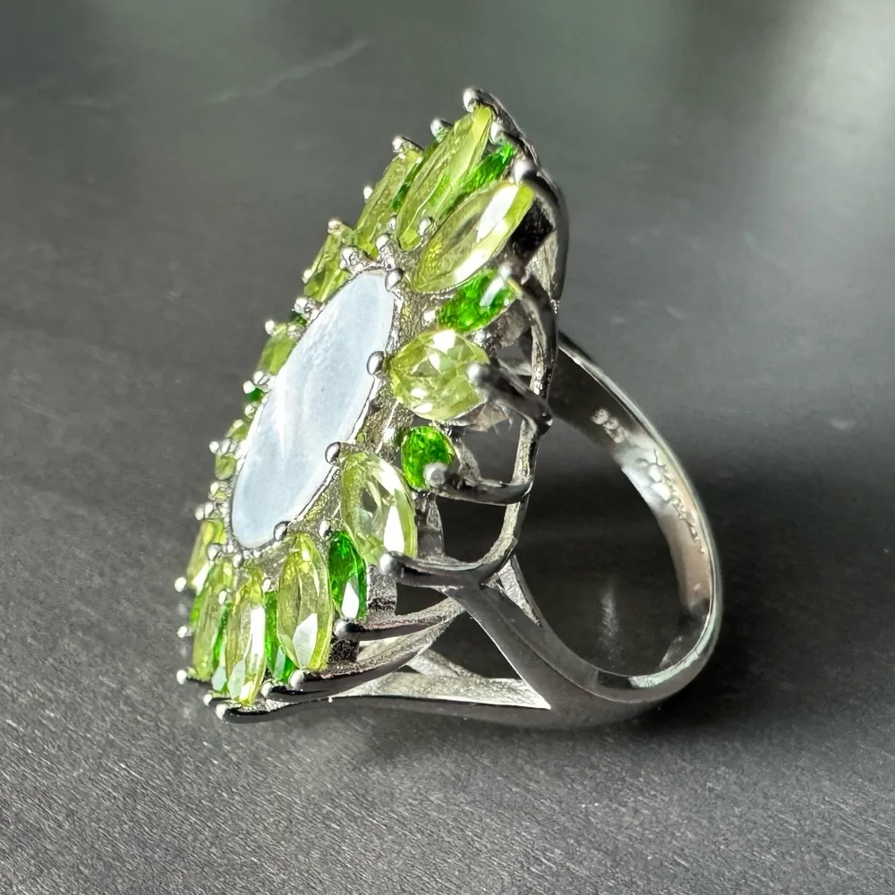 “Sunburst” Mother of Pearl & Peridot Ring - Picture 5 of 8